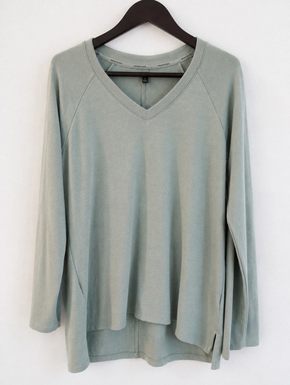 Banana Republic V-Neck Long Sleeve Top